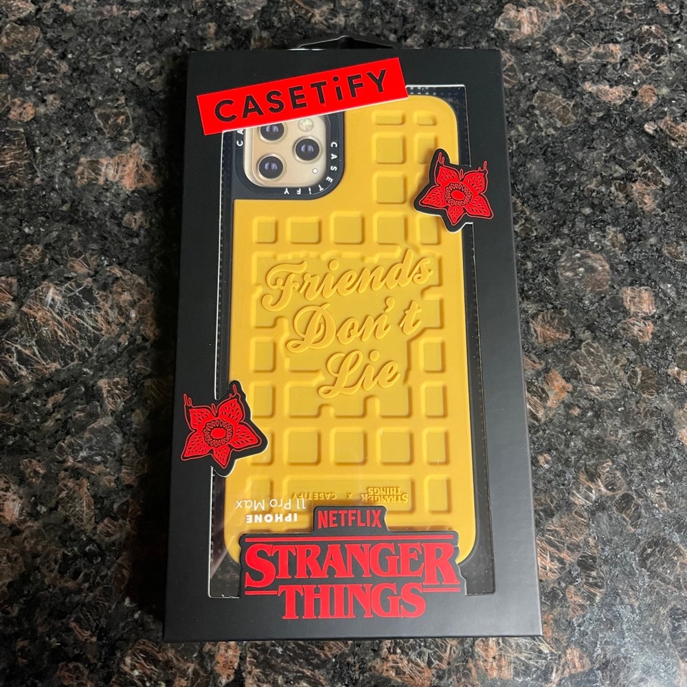 iPhone 11 Pro Max Friends Don’t Lie Waffle Case